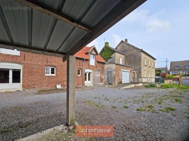 Maison à CROISILLES