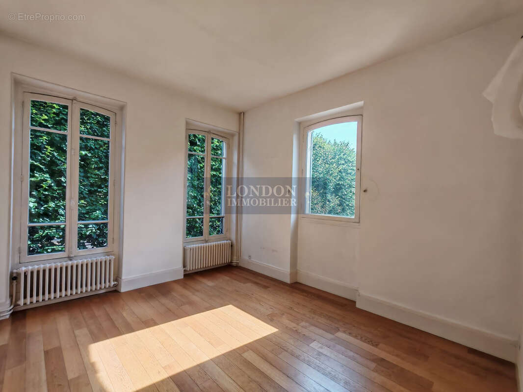 Au coeur du quartier Notre Dame appartement 3 pièces - photo 4