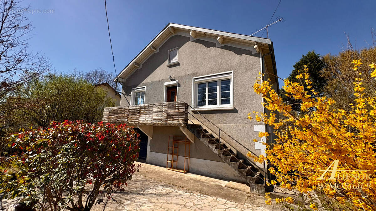 Maison à SAINT-ASTIER