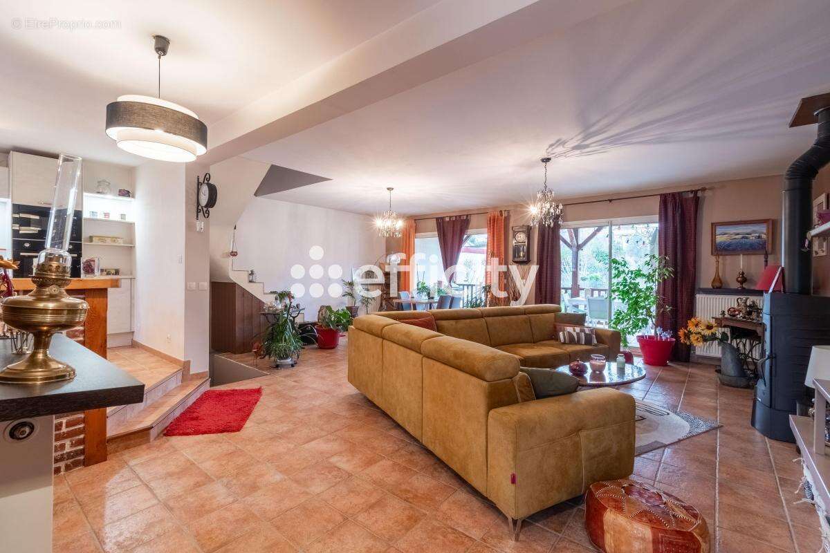 Maison à VILLENEUVE-LE-ROI