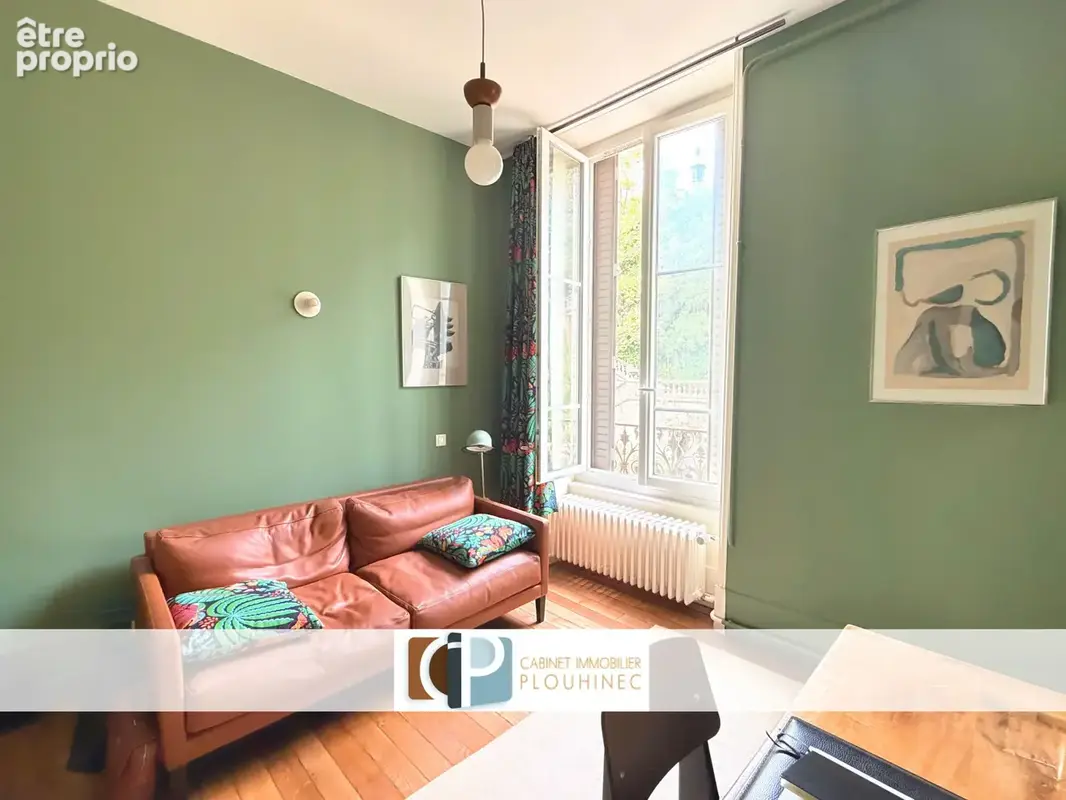 Charme & élégance pour ce bel appartement rénové avec garage. - photo 6