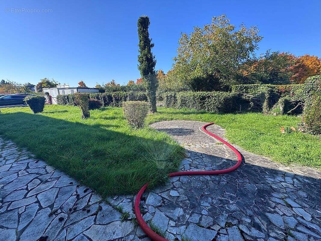 Maison à VARENNES-VAUZELLES