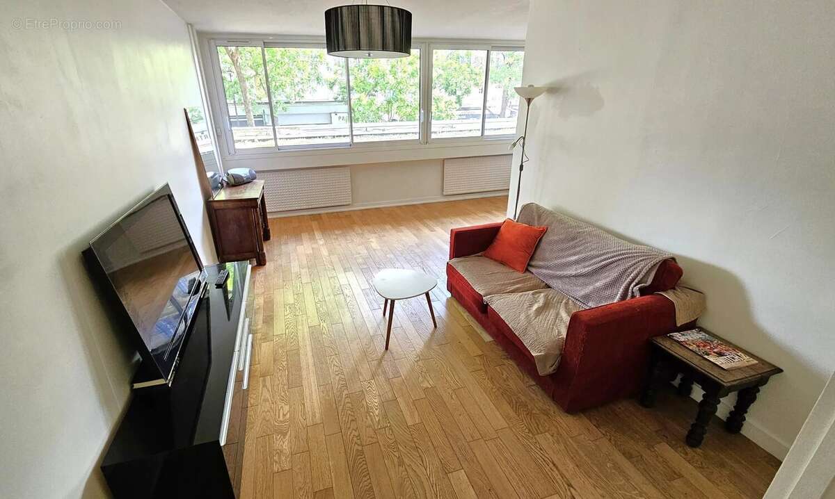 Appartement à PARIS-14E
