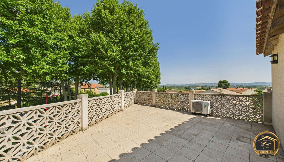 Maison à PARAZA
