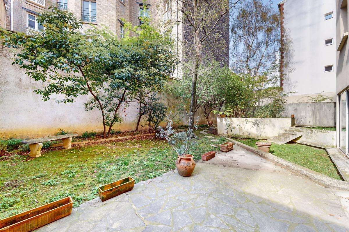 Appartement à PARIS-14E