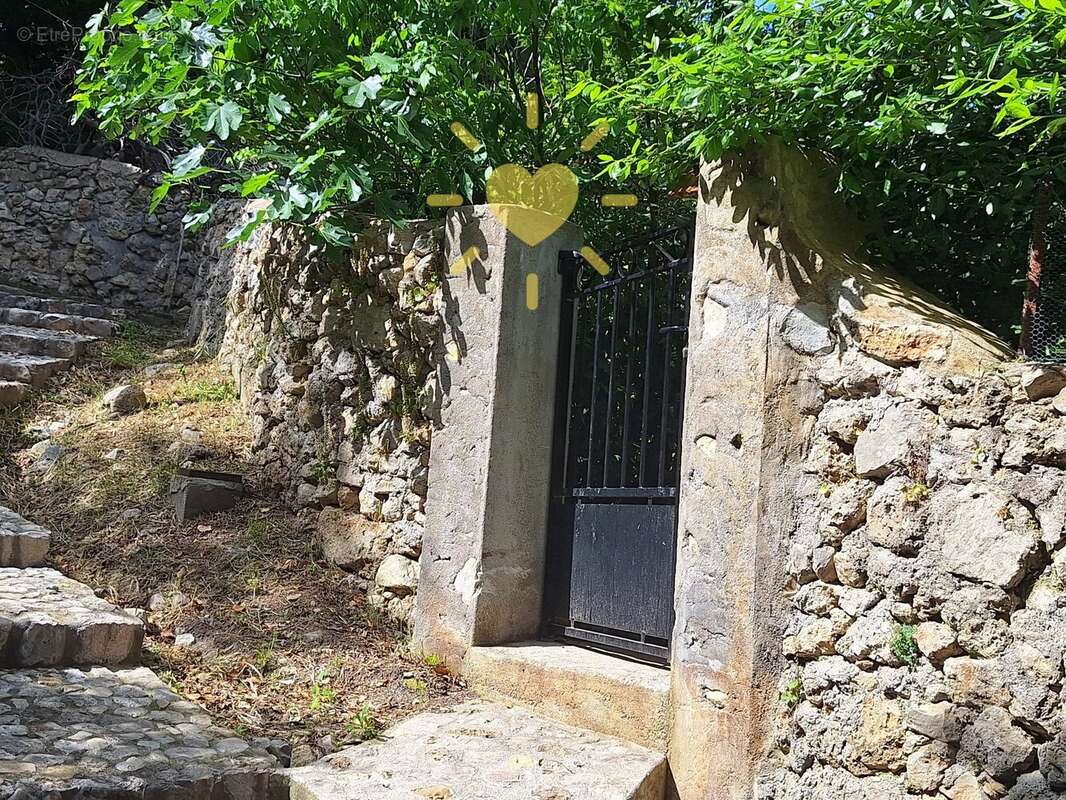 Bastide provencale renovee au calme accessible a pied du village - photo 17
