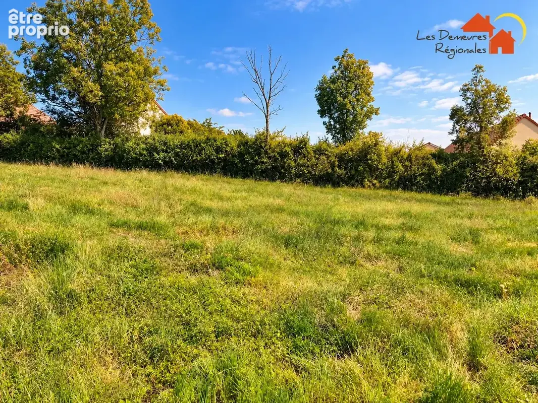 Terrain à bâtir de 773 m² à CHAROLLES (71) - photo 3