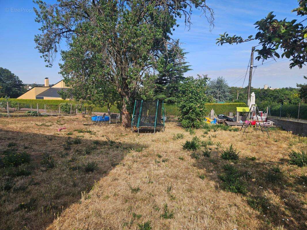 Maison sur sous-sol complet avec jardin clos, dans un environnement recherché - photo 11