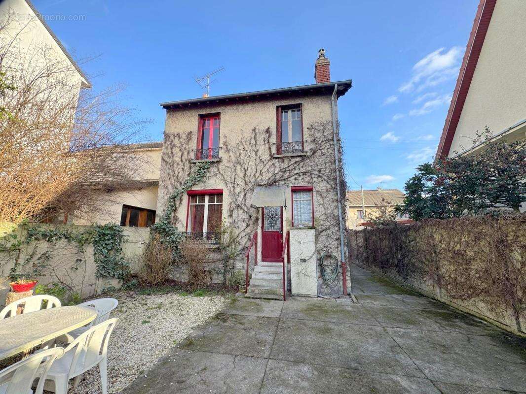 Maison à LE BLANC-MESNIL