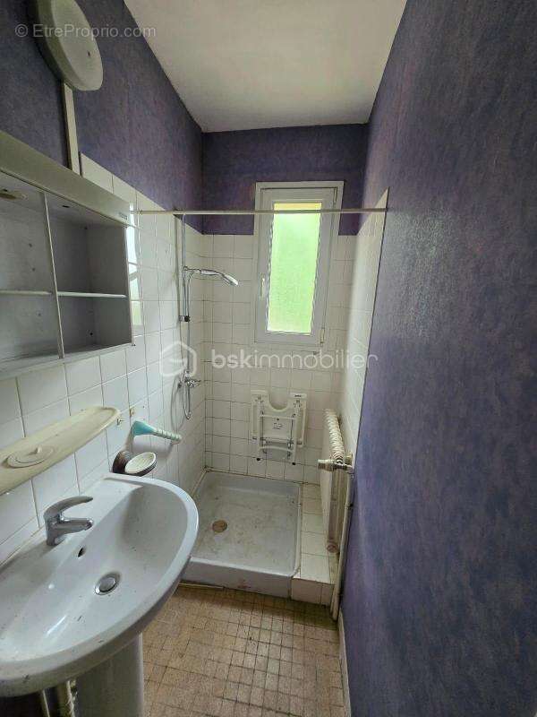 Maison à LA BAZOGE-MONTPINCON