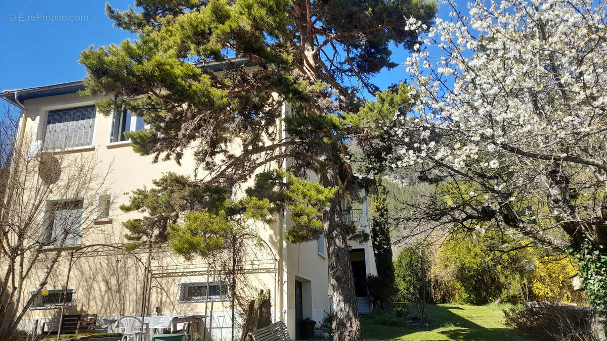 /EXCLUSIVITÉ/ Grande Propriété meublée à Châtillon-en-Diois (Drôme) - photo 16