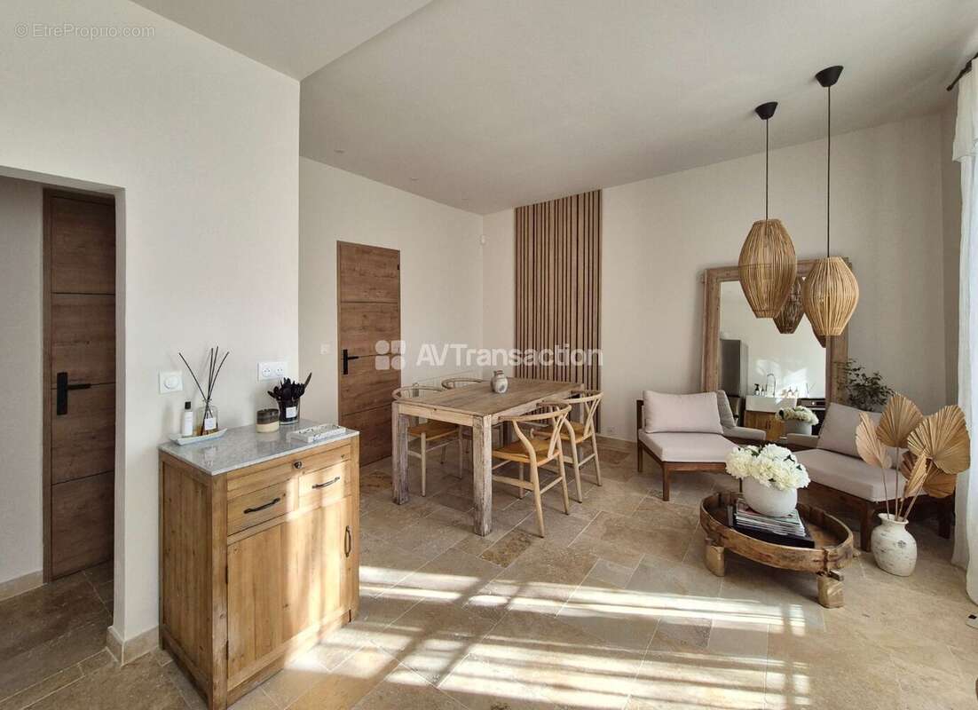 Appartement à LORGUES