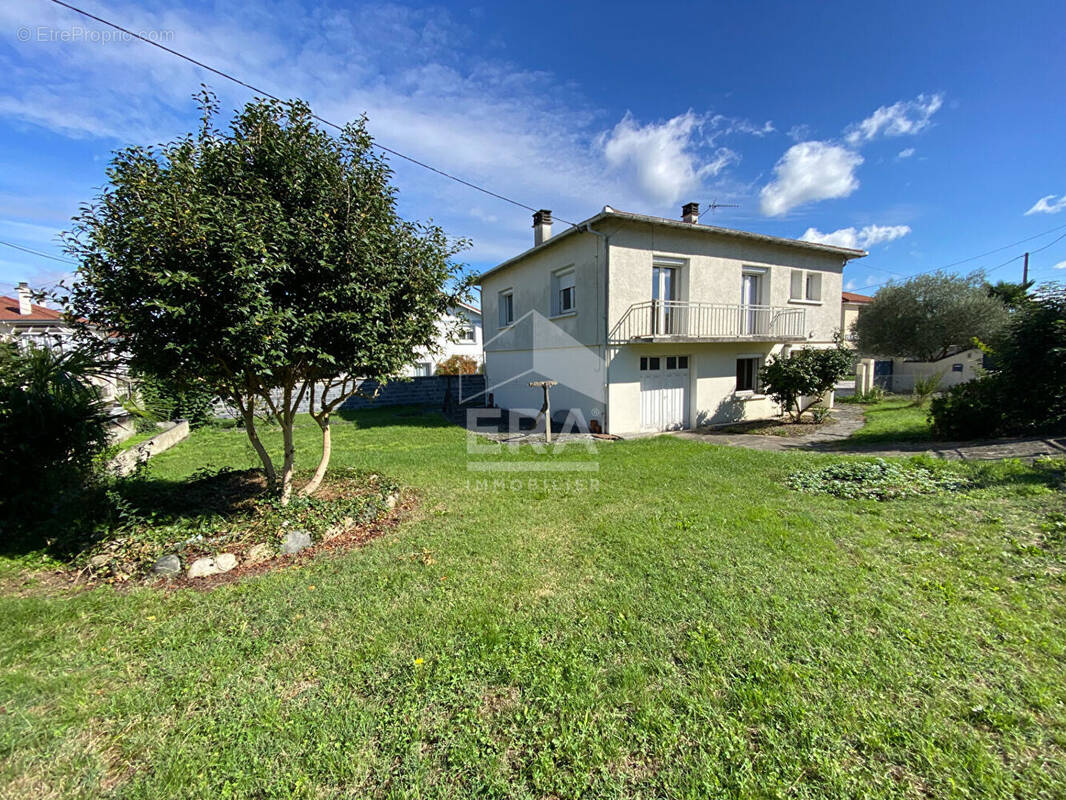 Maison à SOUES