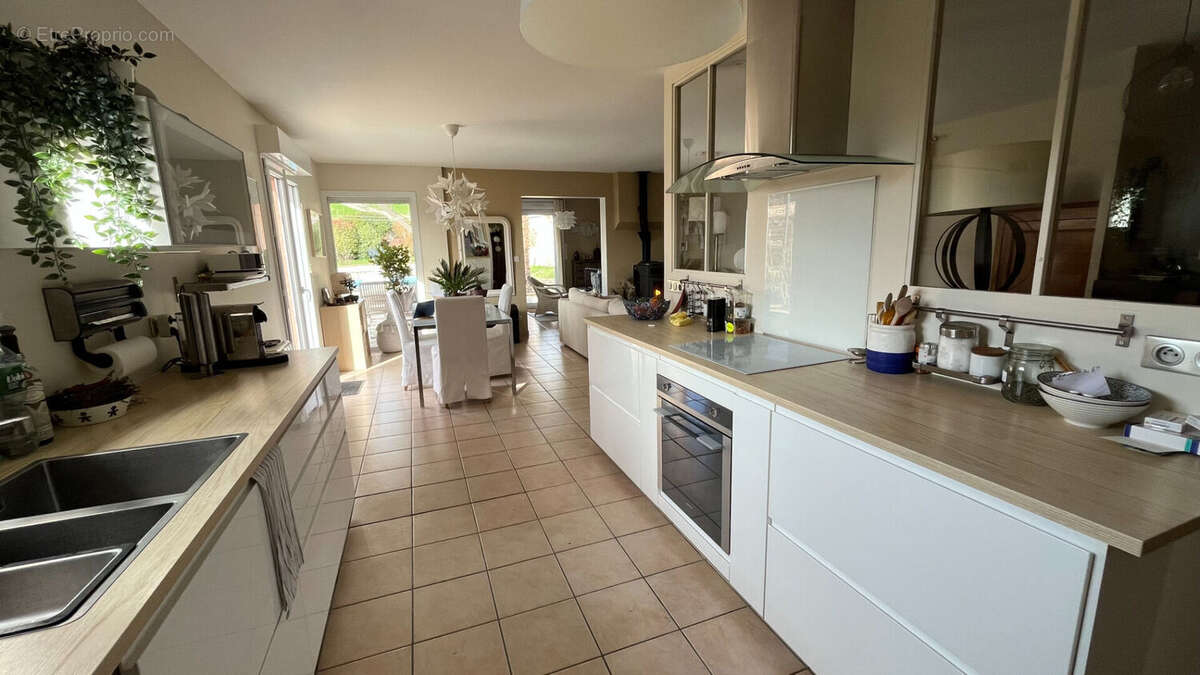 Maison à SAINT-CYR-SUR-LE-RHONE