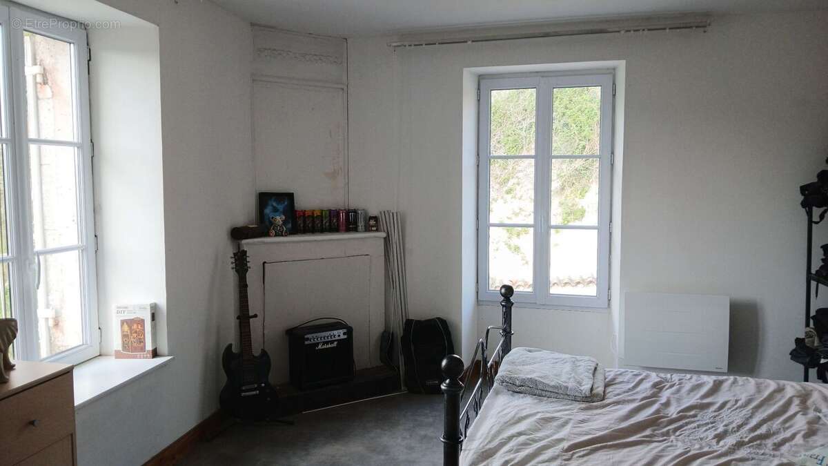 Appartement à COURGEAC