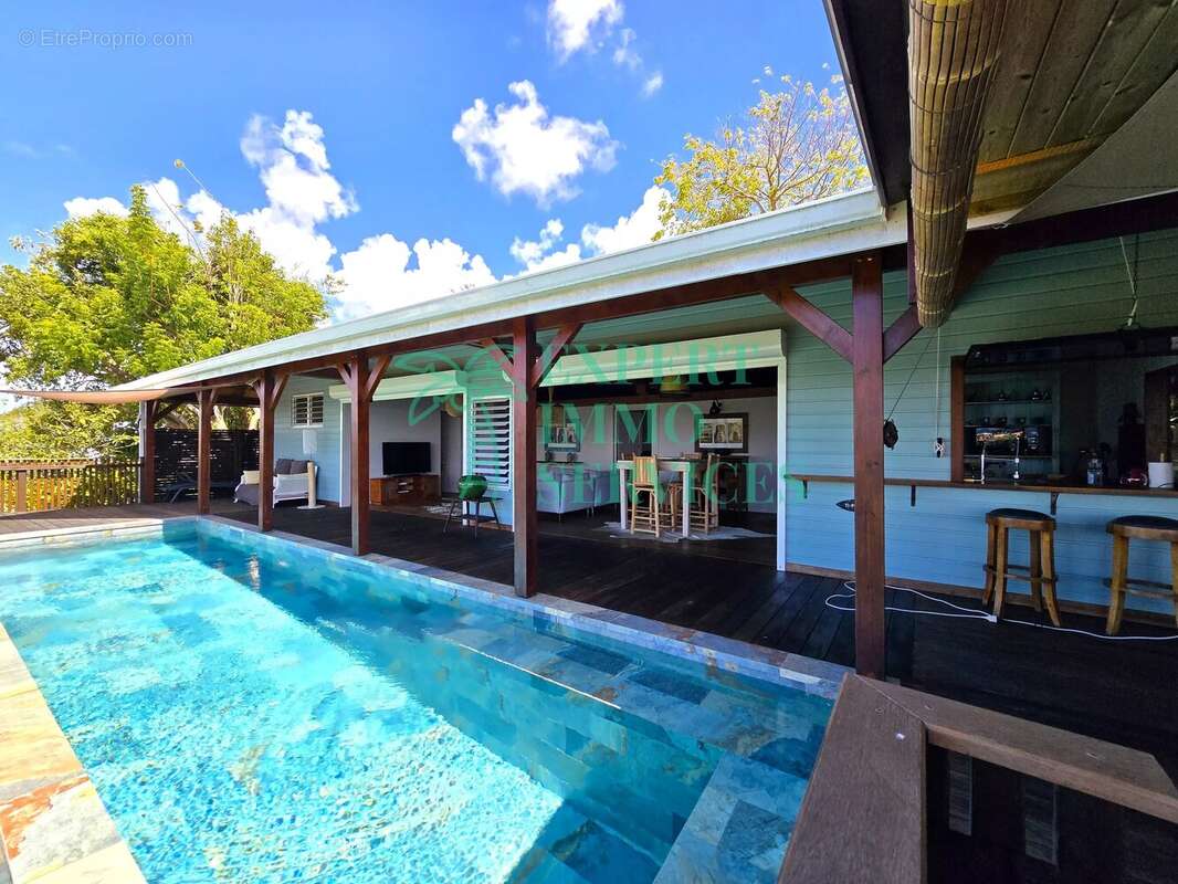 Maison à GRAND-BOURG