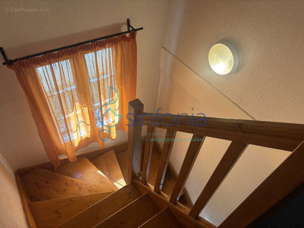 Maison à GALLARGUES-LE-MONTUEUX