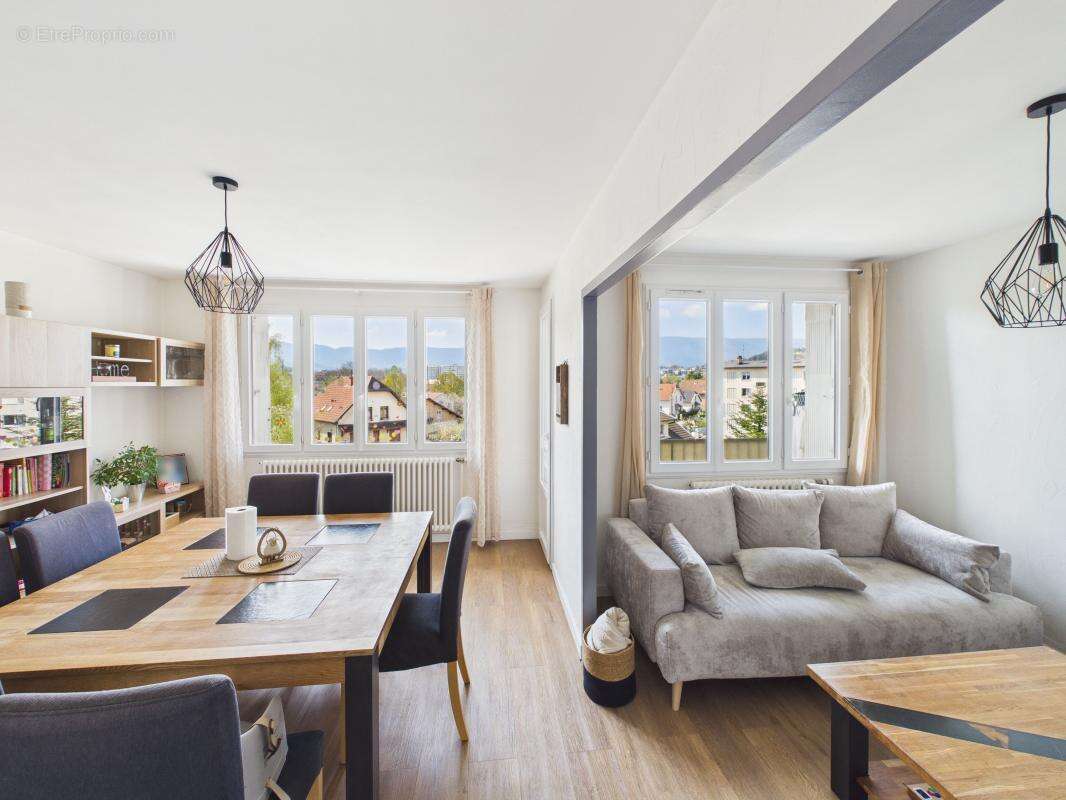Appartement à BARBERAZ