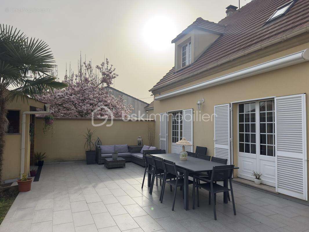 Maison à MAROLLES-EN-HUREPOIX