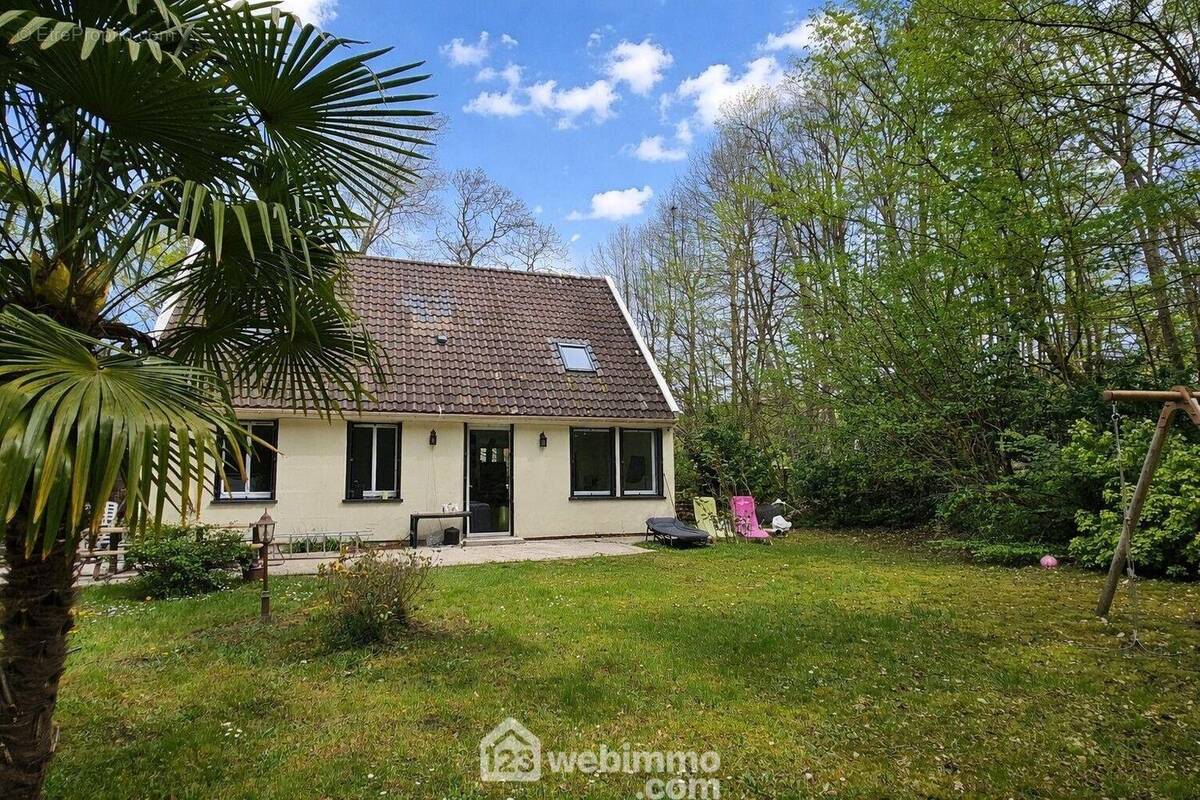 Venez visiter cette maison en lisière de forêt de 120 m². - Maison à NOISY-SUR-ECOLE