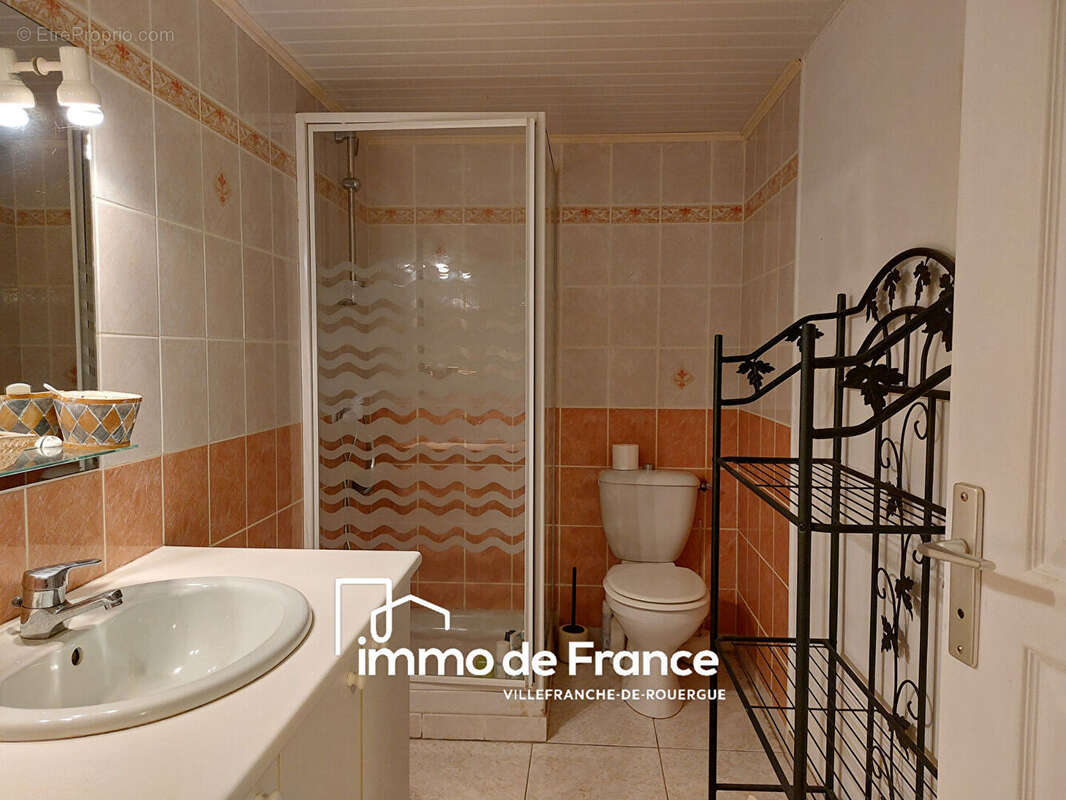 Maison T5/6 , 212m² habitables sous sol avec garage, terrain et piscine. - photo 13