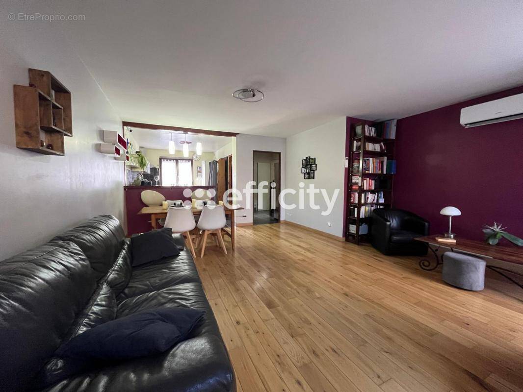 Maison à VAULX-EN-VELIN