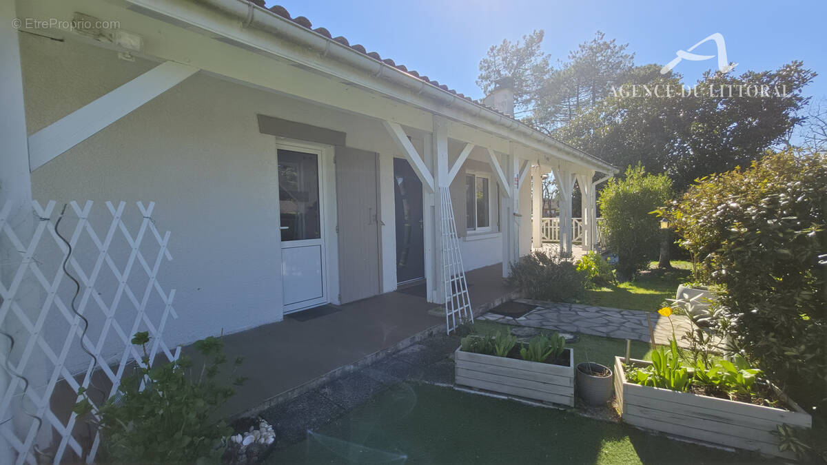 Maison à ARES