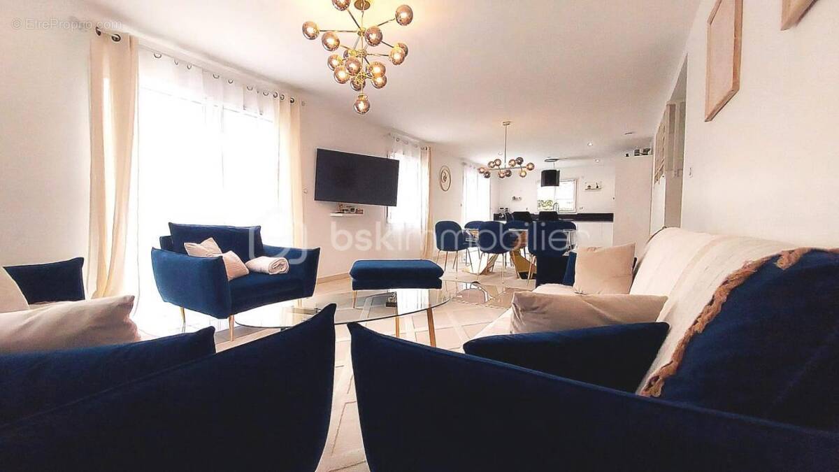 Maison à FLEURY-LES-AUBRAIS