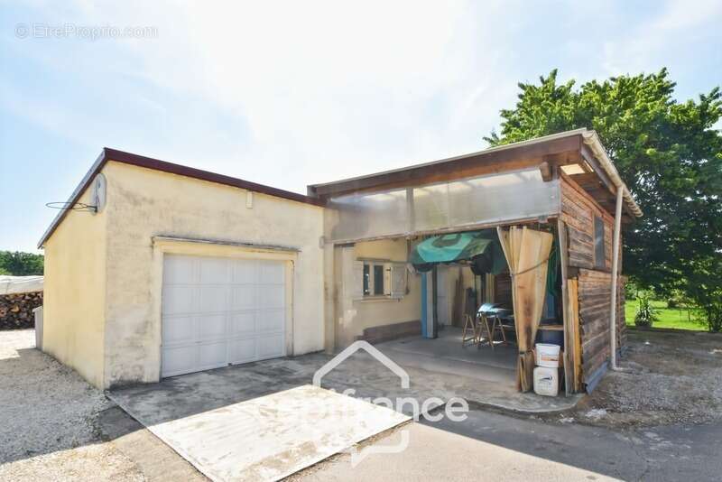 Maison à PIERRE-DE-BRESSE