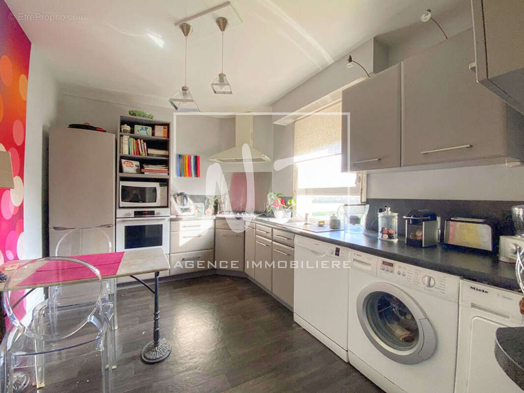 Appartement à LES PONTS-DE-CE