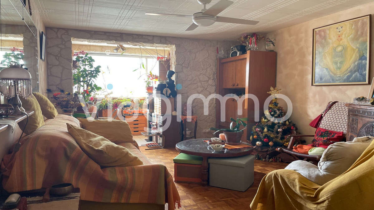 Appartement à MARSEILLE-4E