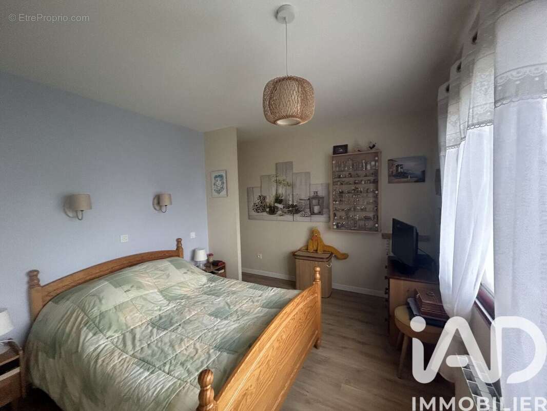 Maison 88 m² à Viglain  - photo 9