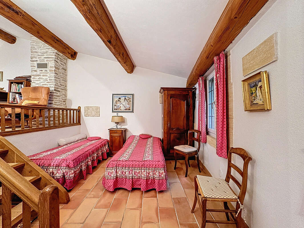 Maison à GALLARGUES-LE-MONTUEUX