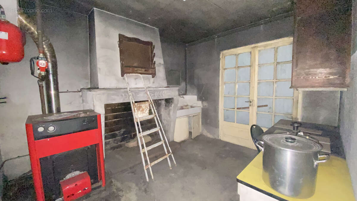 Maison à CHENAC-SAINT-SEURIN-D&#039;UZET