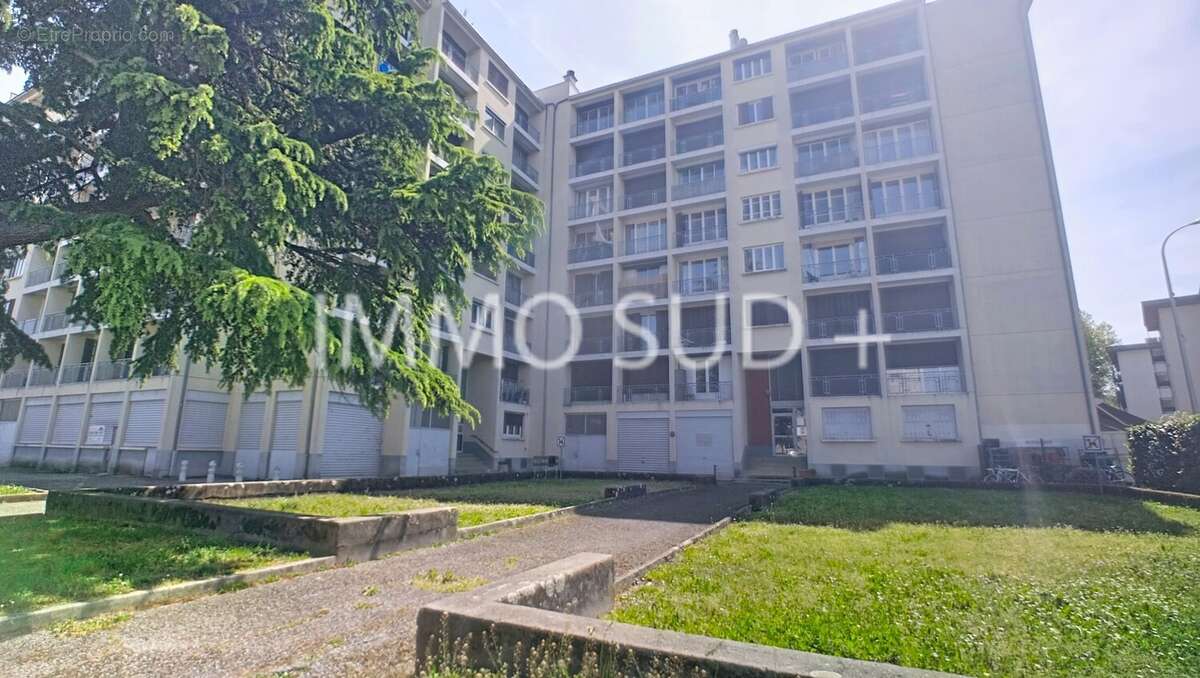 Appartement à SAINT-MARTIN-D'HERES