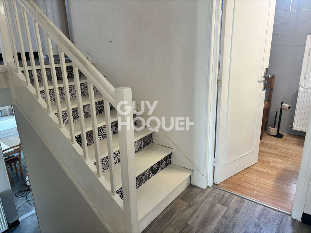 Maison familiale d'environ 100 m² - 22100 LANVALLAY - photo 5