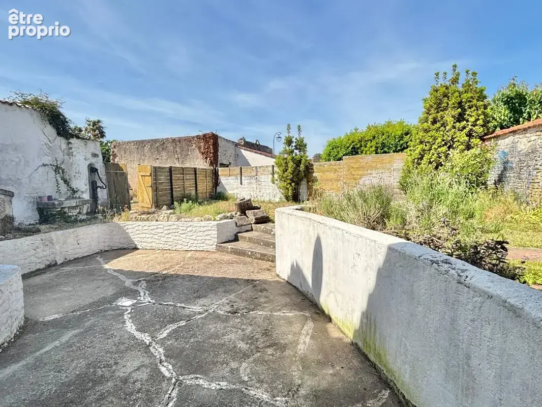Propriété familiale de caractère au cœur du bourg - photo 3