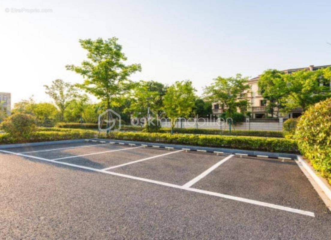 Parking à BRECH
