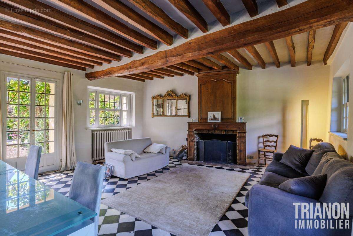 Maison à FEUCHEROLLES