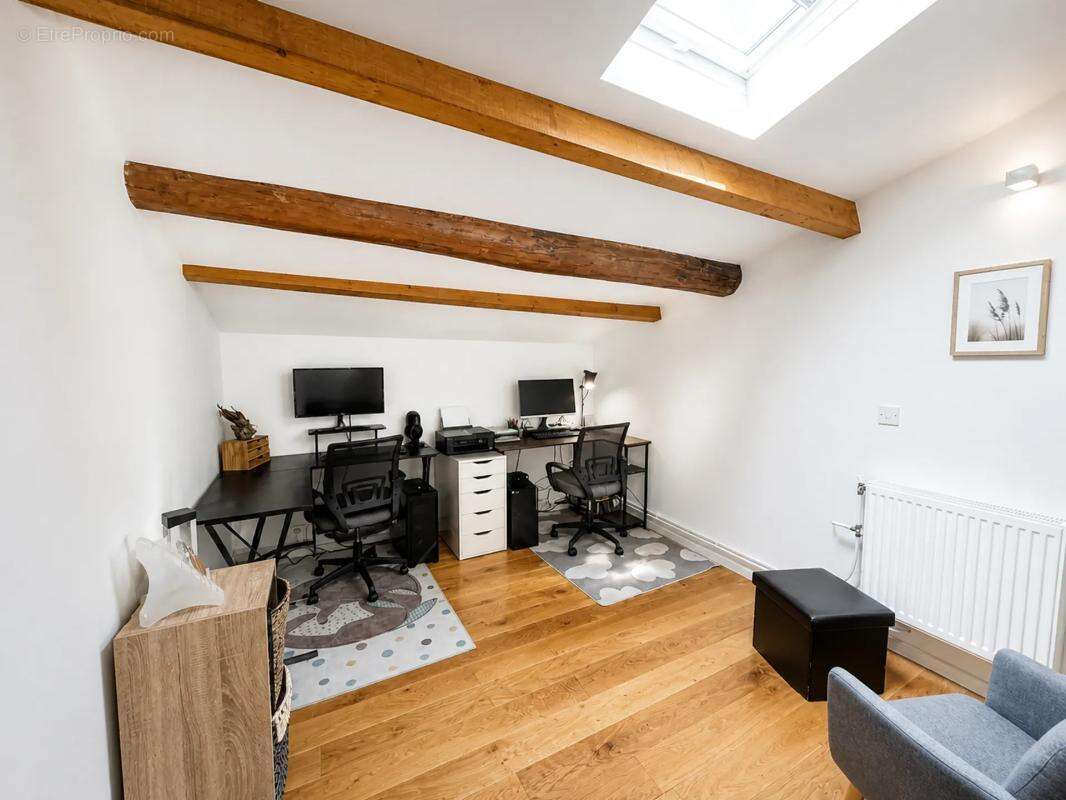 Maison de caractère entièrement rénovée – 173 m² – Terrain de 1 100 m² – Romagnat - photo 9