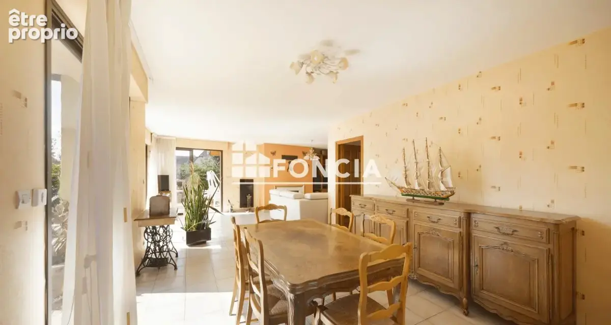 Oloron-Sainte-Marie (64400) – Maison atypique 170 m², DPE C, jardin clos 1000 m² - photo 4