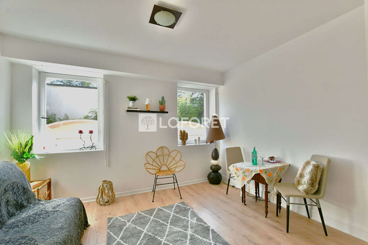 Appartement à LA CELLE-SAINT-CLOUD