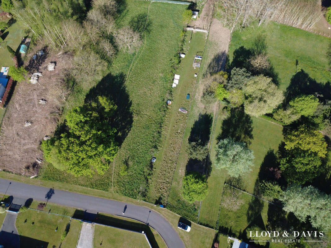 Terrain à FONTENAY-SUR-LOING