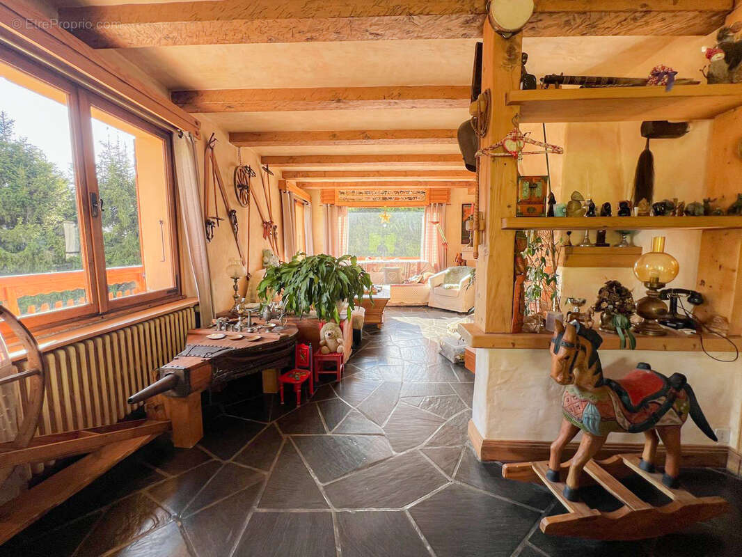 Maison à NOTRE-DAME-DE-BELLECOMBE