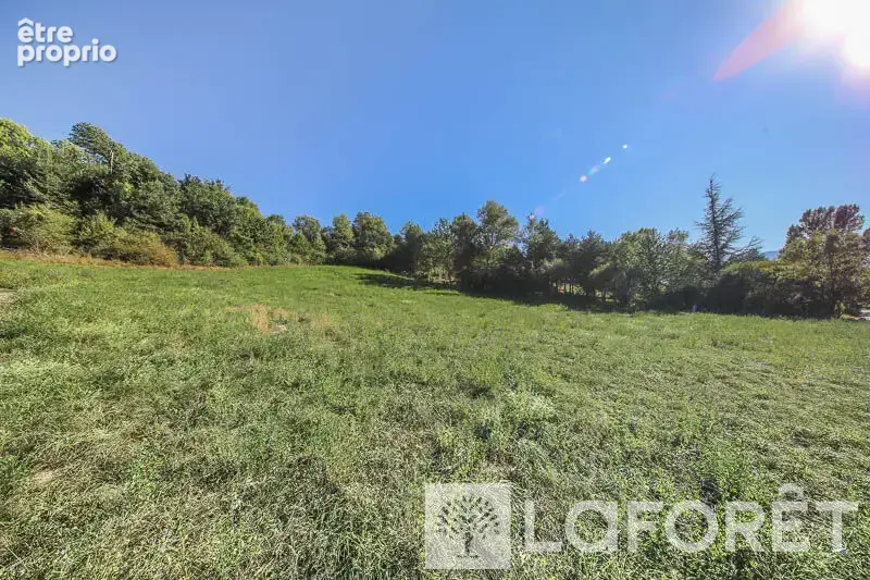 Photo Terrain à Saint-Andre-D'embrun au prix de 299 000€