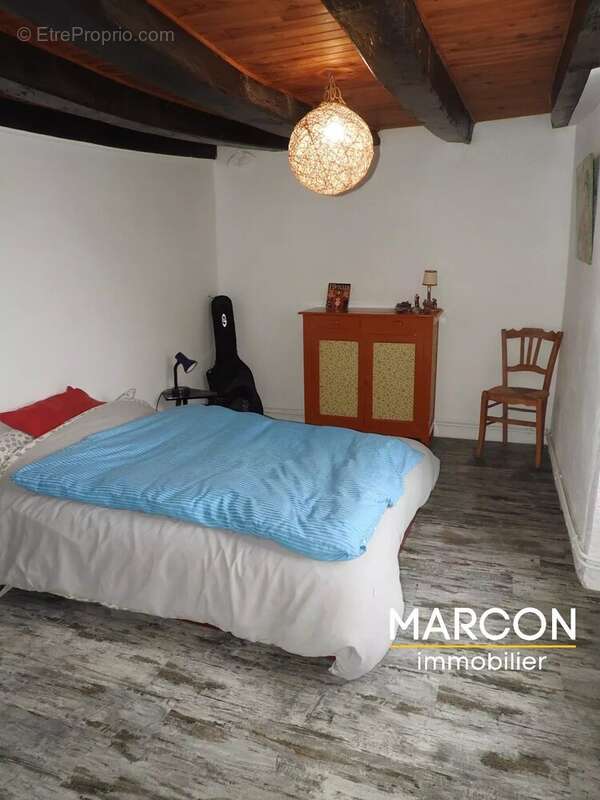 Maison à SAINT-PIERRE-BELLEVUE