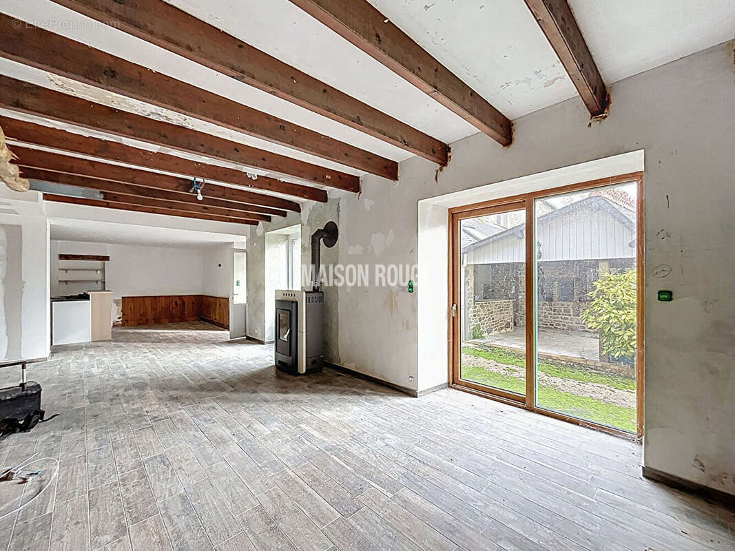 Maison en pierre avec jardin clos - Bourg de Lourmais - photo 8