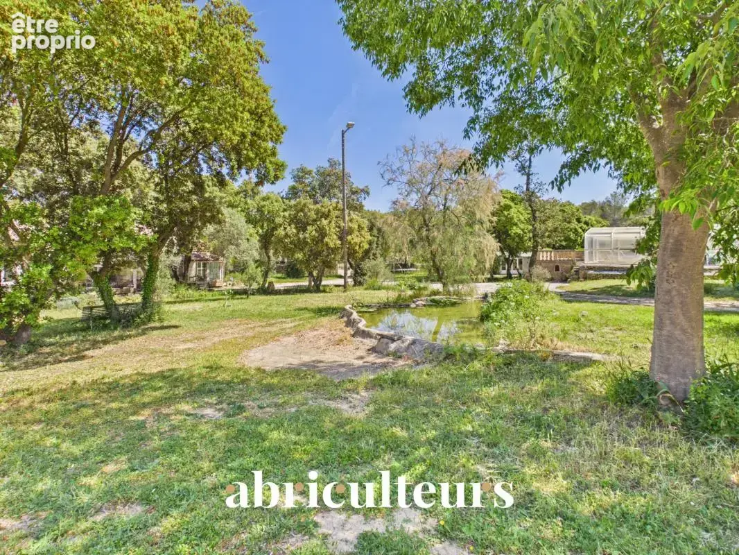 Maison familiale en pierre à vendre à Grans, sur un jardin arboré de 254 m² (13250) - photo 21