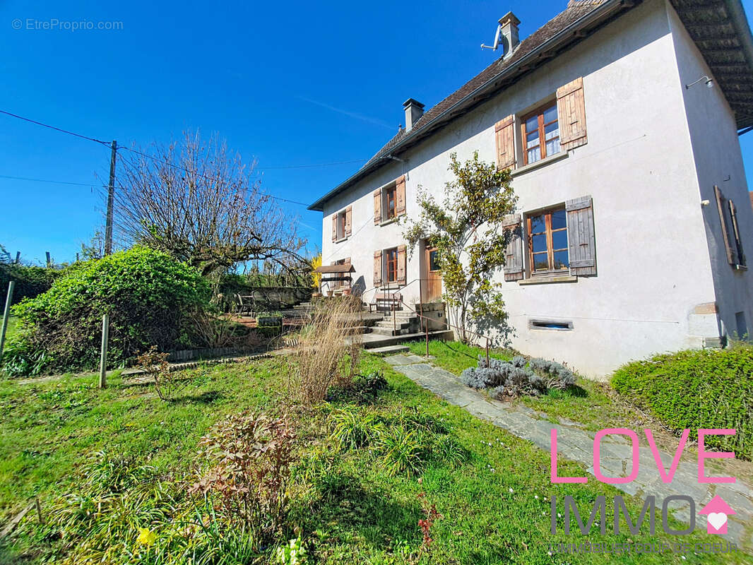 Maison à LA TOUR-DU-PIN