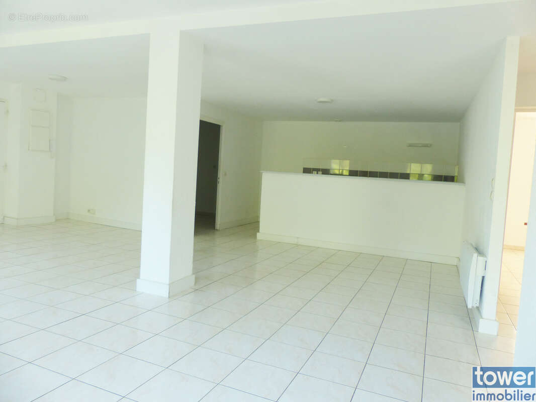 Appartement à LAMALOU-LES-BAINS